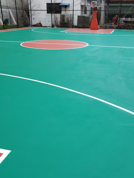 蒲城 球场长期使用易出现地面开裂